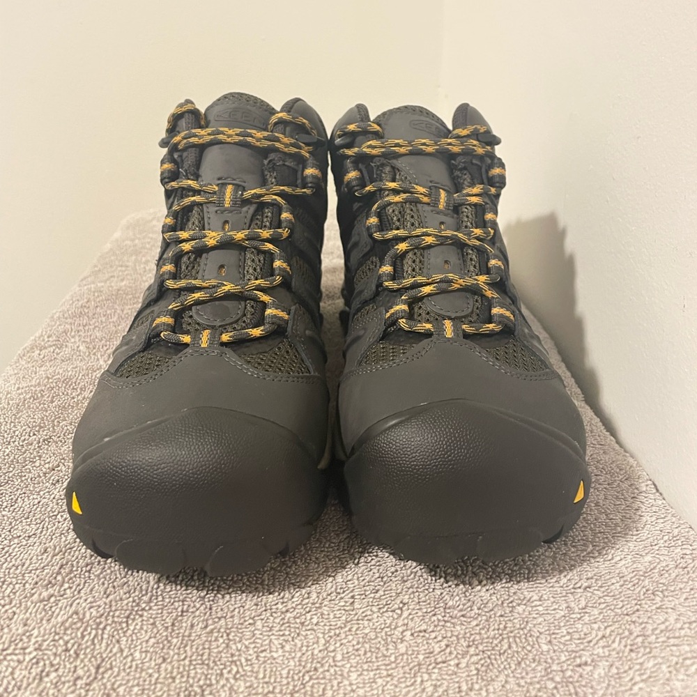 Keen Utility Work Boots | Size - 9D | Color - Raven / Tawny Olive | Steel Toe - Picture 3 of 11